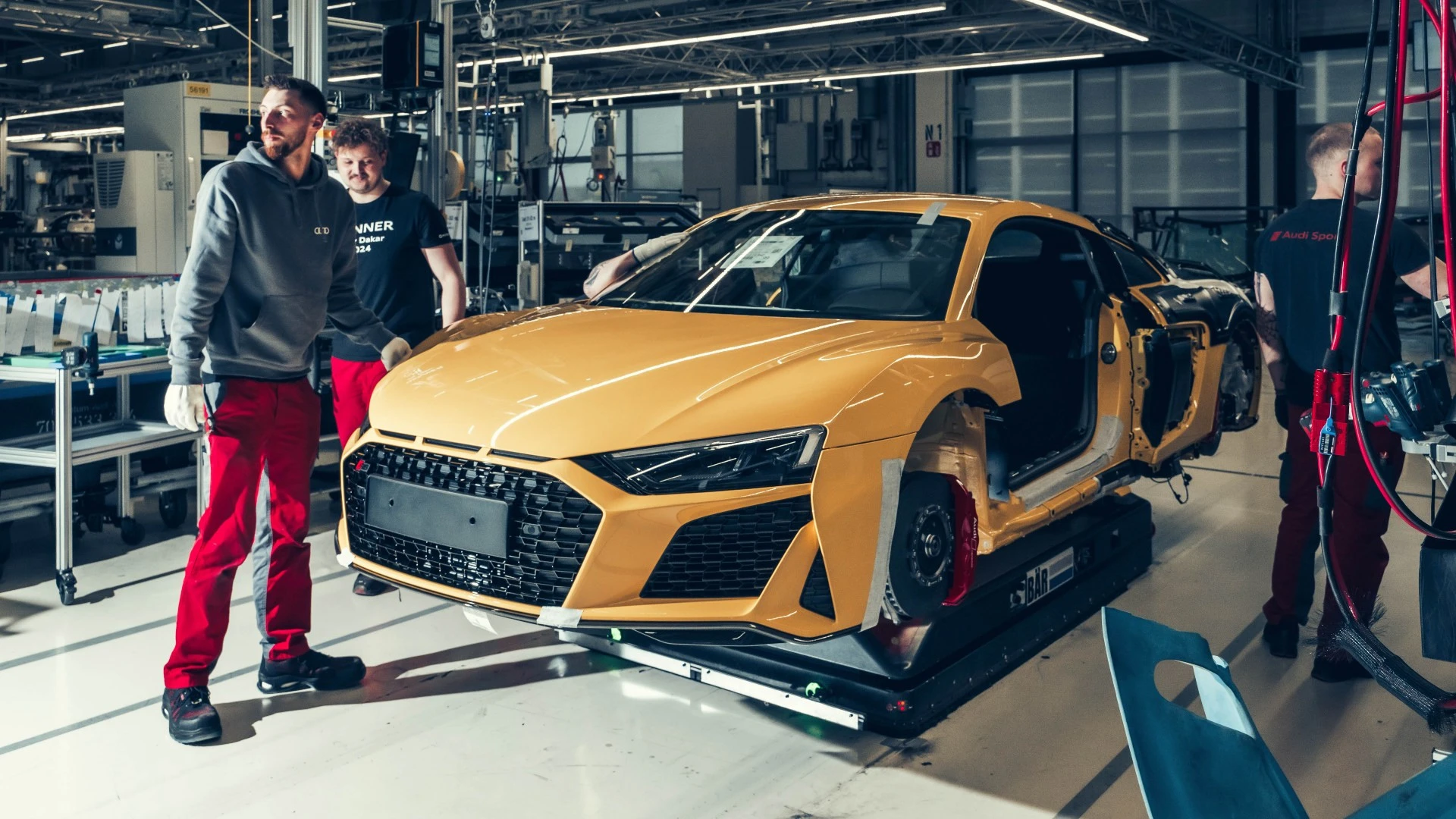 Siêu xe Audi R8 vừa được ông Đặng Lê Nguyên Vũ mua chính thức bị khai tử