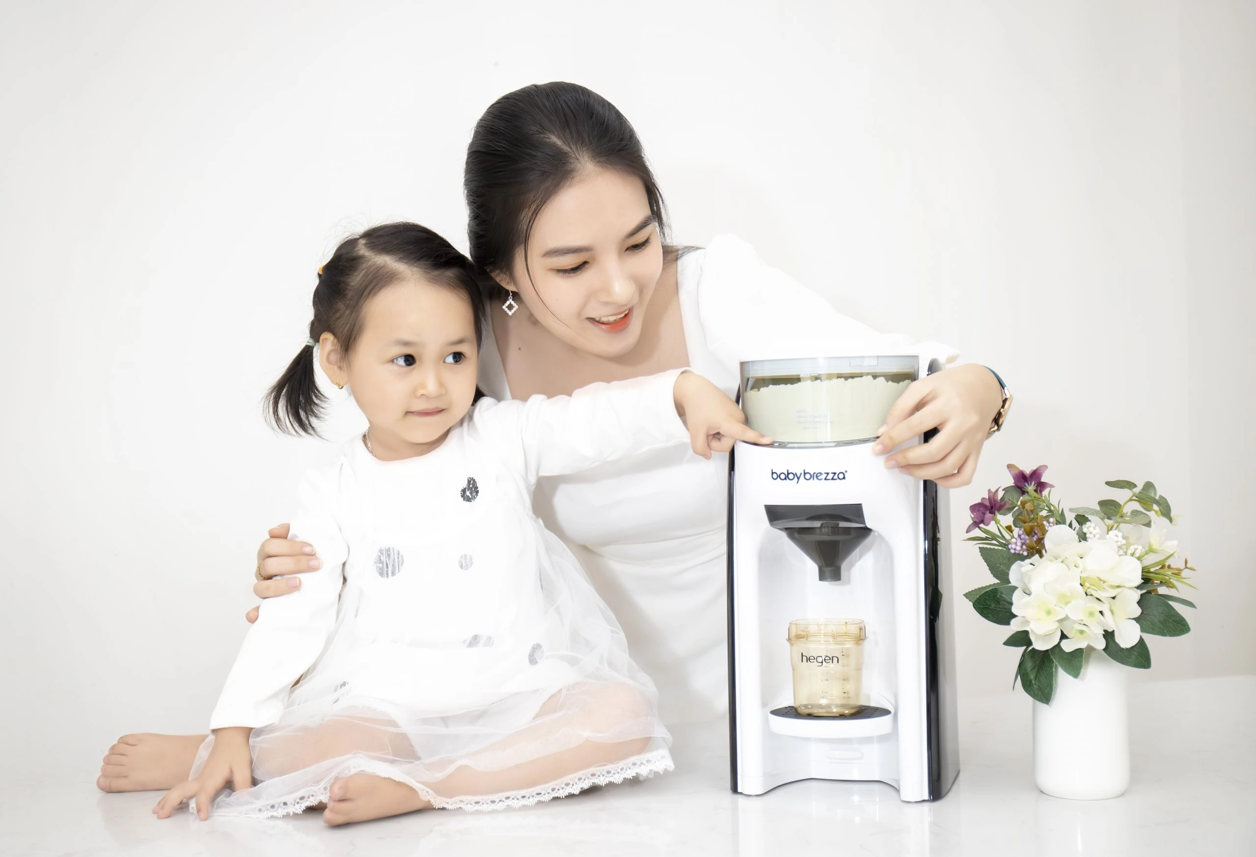 Máy pha sữa Baby Brezza Formula Pro Advanced Black/White - Baby Brezza Việt Nam